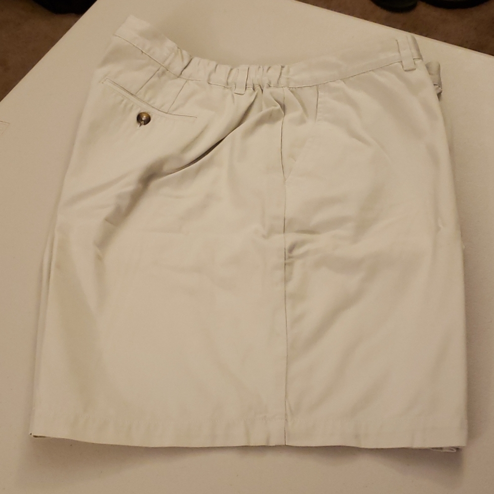 CJ Banks Wrinkie Free Cream Shorts Size 18W
